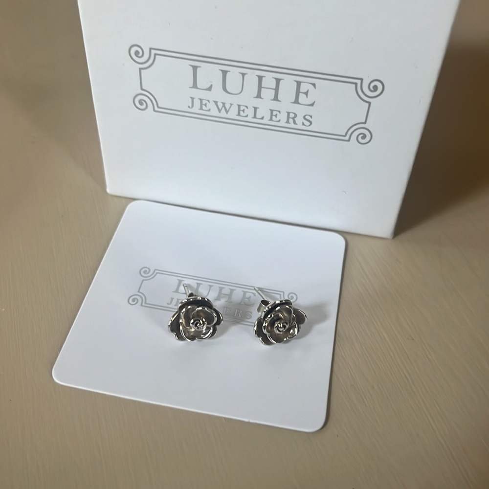 Luhe Jewelry silver rose earrings